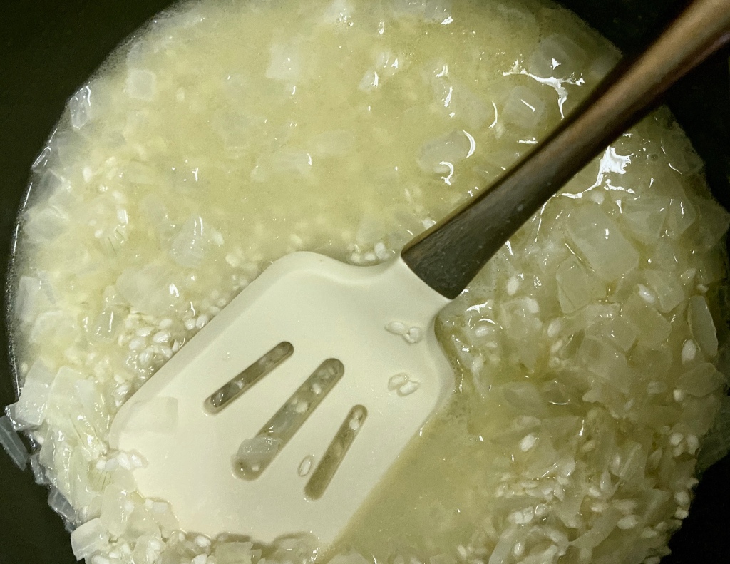 Glazing risotto with wine